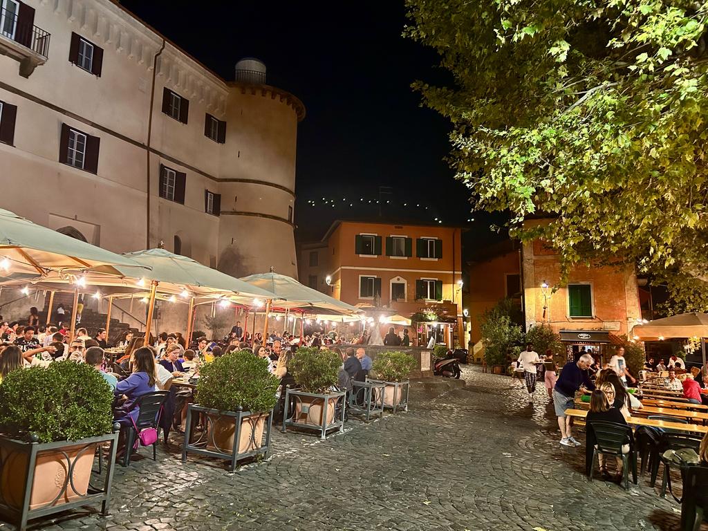 Жаркий сентябрь на побережье Тирренского моря. Жаркий сентябрь на побережье Тирренского моря.