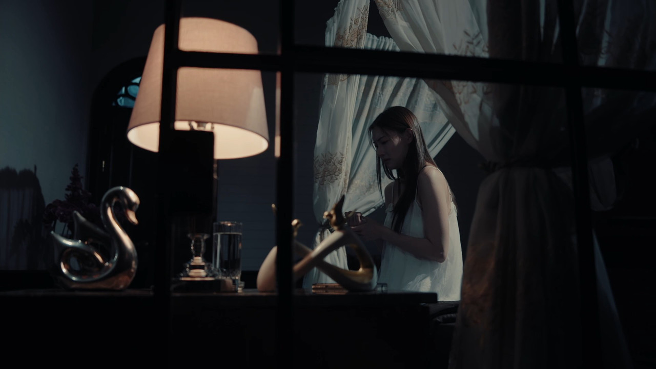 Hide.Sis.2025.S01E01.VIEON.1080p.WEB-DL.AAC.2.0.H.264-ZIN.mkv_snapshot_38.33.240