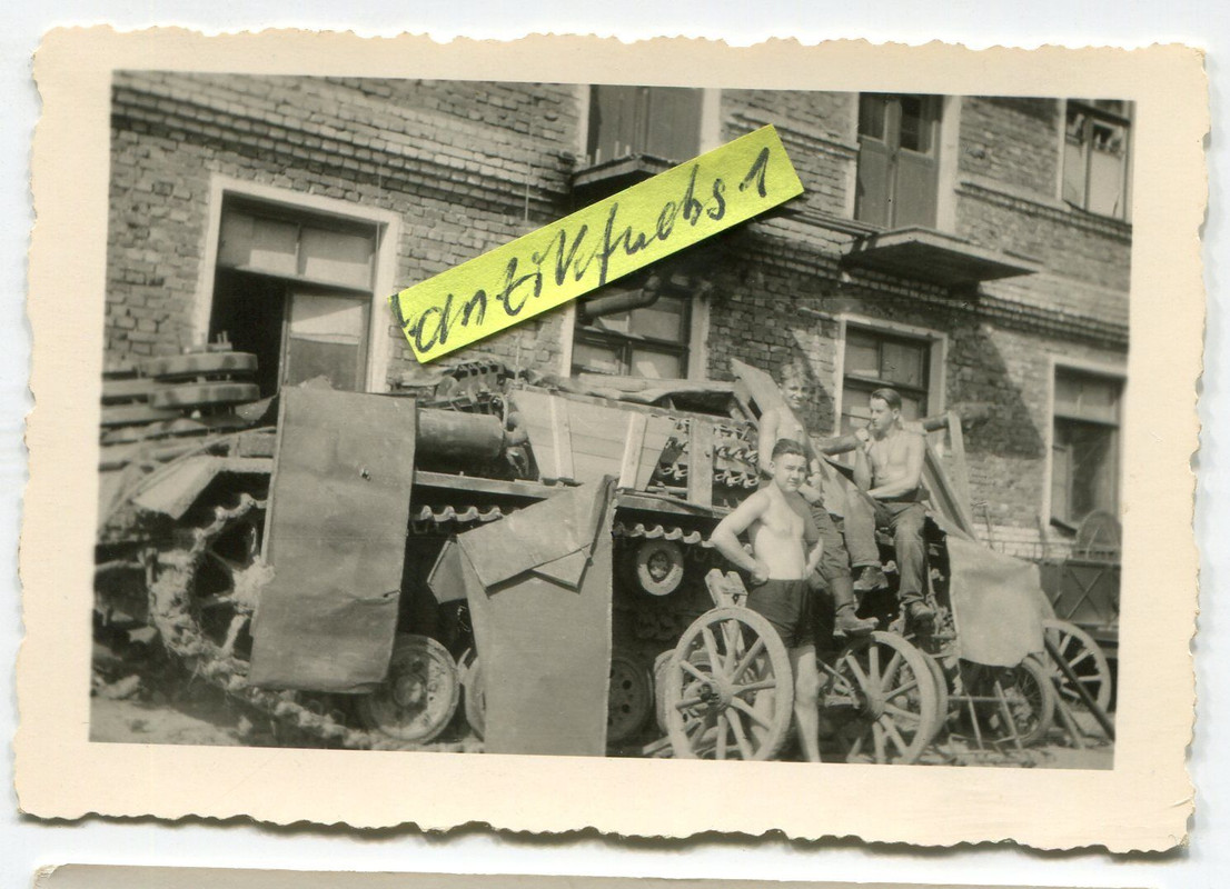 Panzer vom Typ Sturmgeschütz Langrohr im Hinterh