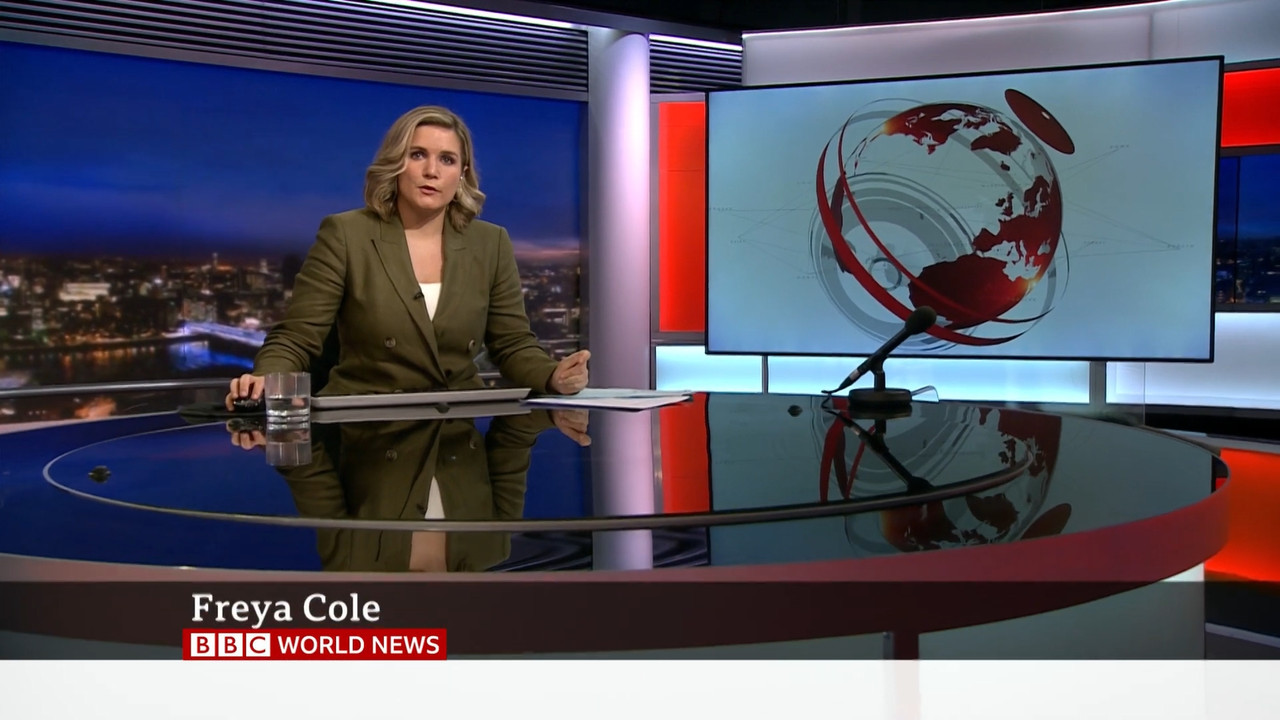 12.26 - 02.00.00 - BBC World News. International news from the Britis....ts_snapshot_07.15.609
