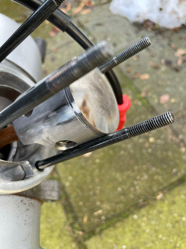 592C33AE-7DE8-4C6D-81A6-2832488E13F9