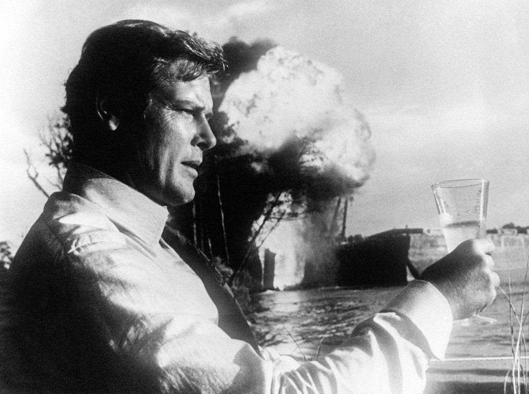roger_moore_80