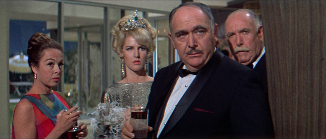 The Party (1968) (1080p BluRay x265 r00t)-3