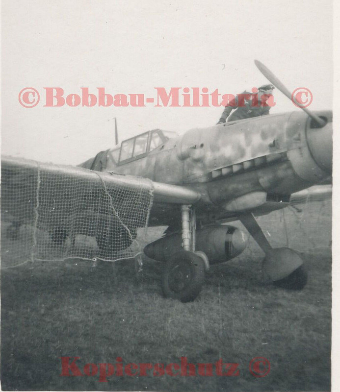 B96 Foto Reichsverteidigung Jagdflugzeug Messerschmitt Me Bf 109 camo Abwurftank (1)