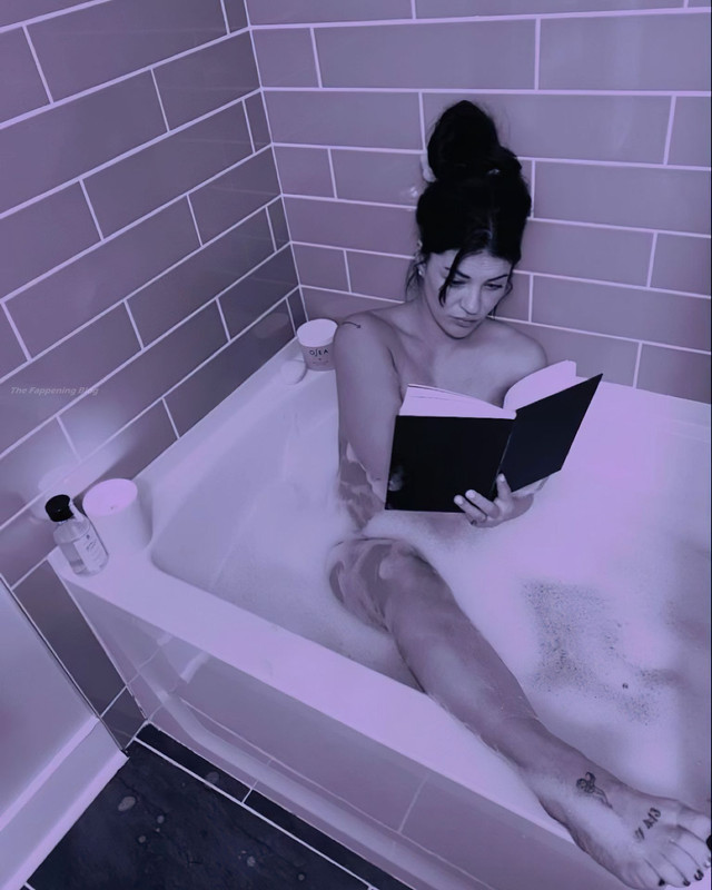 Jessica-Szohr-Naked-in-Bath-thefappeningblog-com
