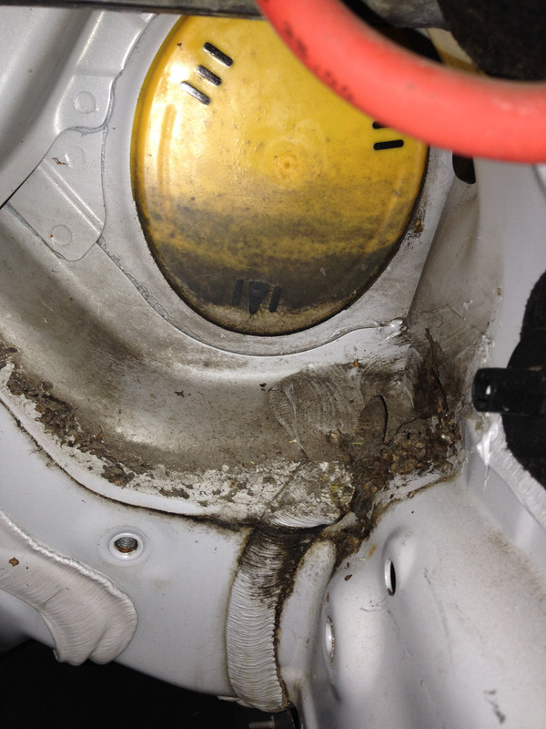 F10 Windscreen Drainage and Yellow Grommet. - F10, F11 and F07 ...