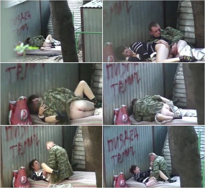Homeless-couple-sex-games-in-public-3.jpg