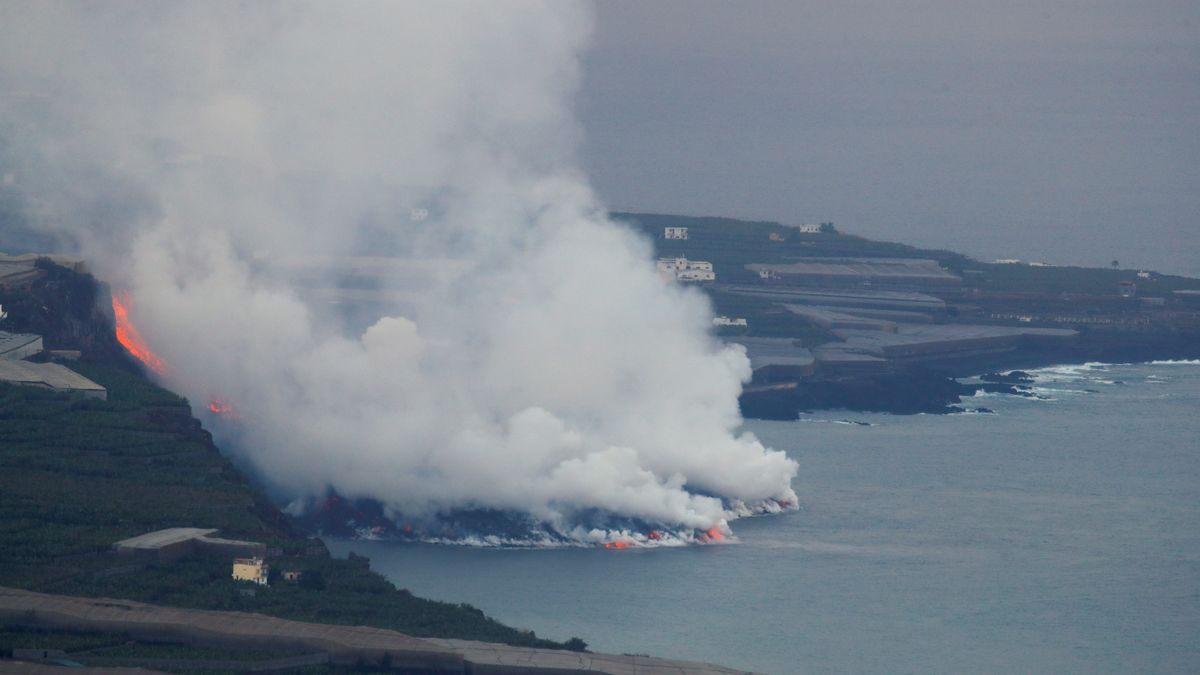 Volcán de La Palma ya ha formado sus primeras playas tras erupciones