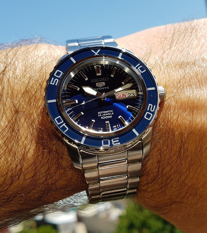 Seiko 5 SNZH53 Cal. 7S36 100M (1)