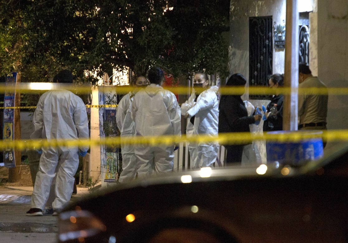 Matan a tres personas en una quinta en Nuevo León; recibieron 100 balazos