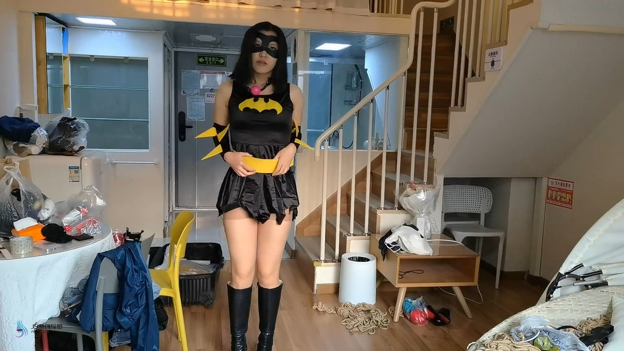 JS原创 欢娜 被虐的女蝙蝠侠.mkv_20241001_085709.735