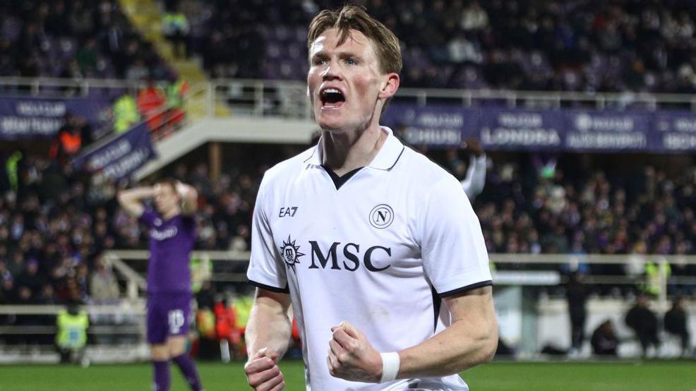 Napoli vs Fiorentina, 00h00 ngày 01/02