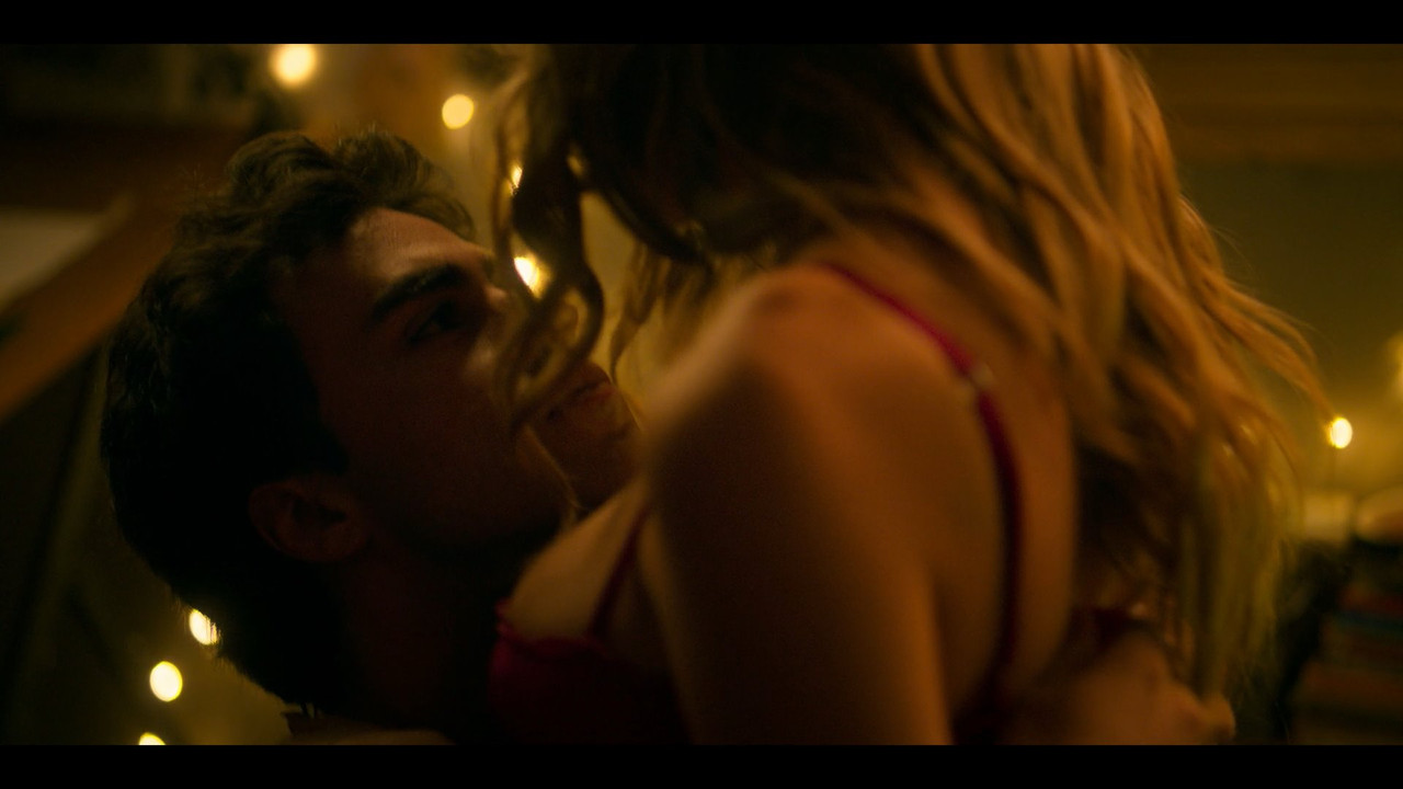 Elite.Short.Stories.Carla.Samuel.S01.1080p.NF.mkv_snapshot_06.03_[2021.08.31_13.21.24]