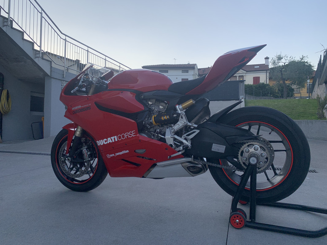 00300F4B-7313-4BEB-B823-CDA7479C5D65