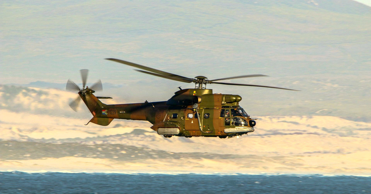 e SAAF Atlas Oryx 1229 Hermanus, Western Cape Province, South Africa (Martin Etsebeth)