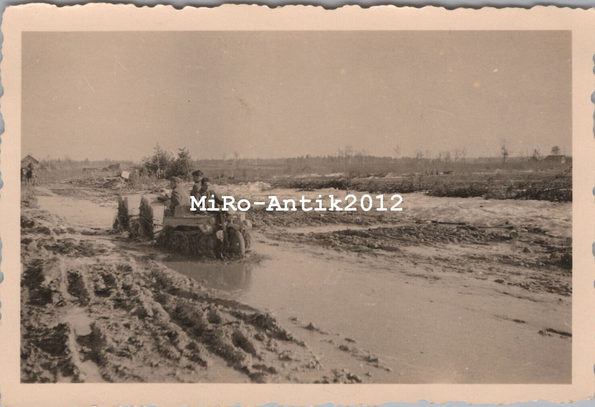 Foto, Wk2, Kettenkrad mit Doppel Anhänger im Schlamm von Russland