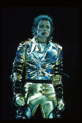 Michael-Jackson-history-world-tour-1996-1997-38122902-333-500.jpg