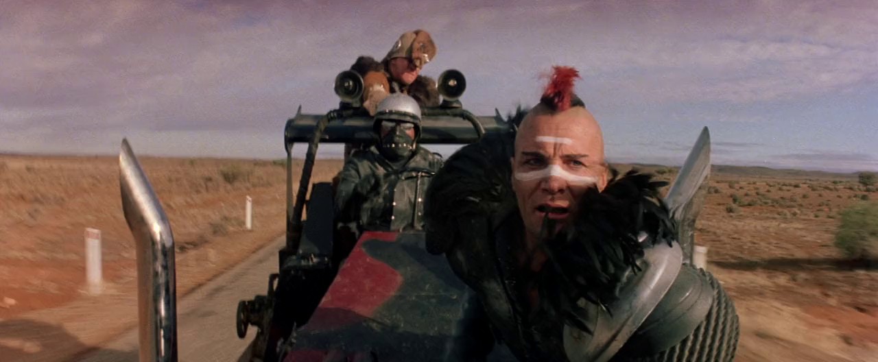 Mad-Max-2-The-Road-Warrior-1981-Hindi-English-Blu-Ray-720p-x264-AVC-AC3-2ch-ESub-mkv-0004