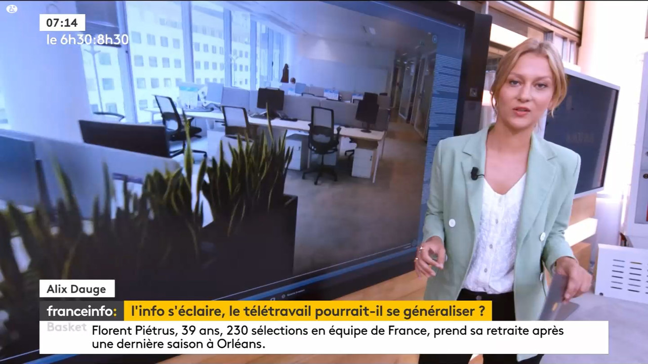 09.10 - 05.29.00 - 9h30. Entre JT, chroniques, invités et revues de p....ts_snapshot_00.51.25.390