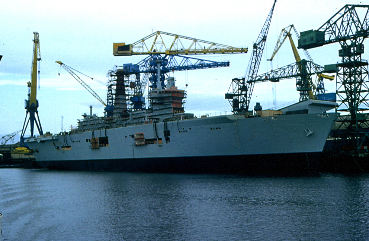 HMS  Ark Royal в достройке, 1982-1
