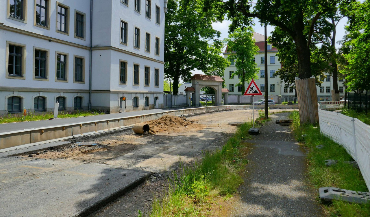 Bild: https://i.postimg.cc/wxcjtRhn/P1280127.jpg