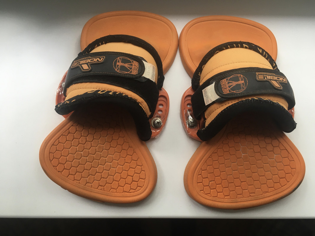 3499FBFB-F4B9-408E-92DA-3D175F03CC7A