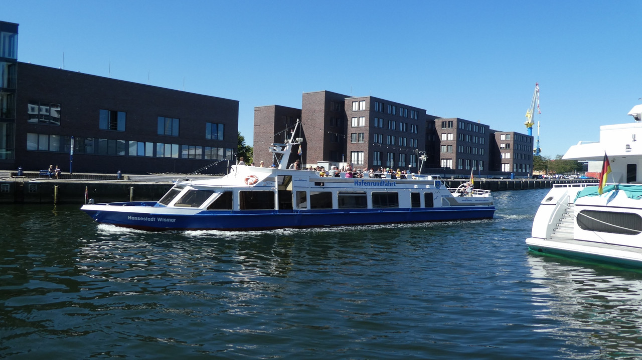 P1210696 (1940x1090)