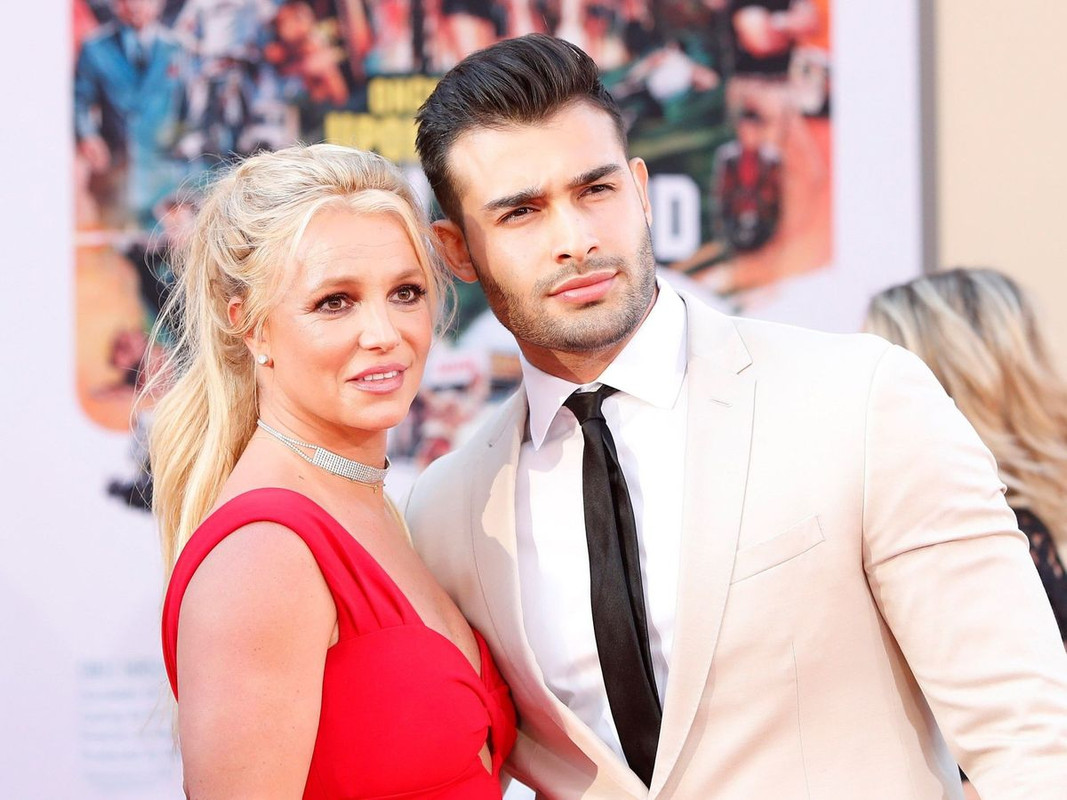 Sam Asghari habla después de sufrir la pérdida del embarazo de Britney Spears