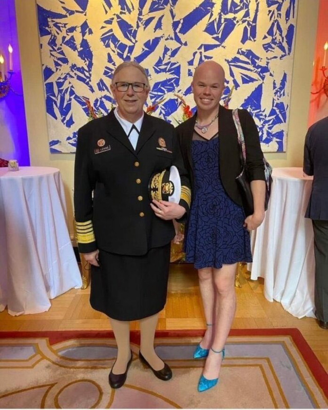 57A52B88-1033-4BD3-B17E-351944A14B9E-696x871