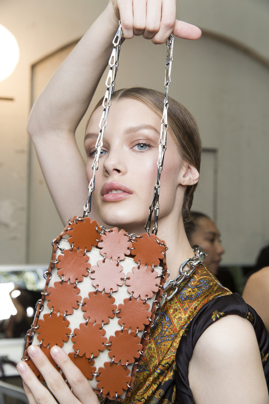 Paco Rabanne Spring 2019 Backstage vDvmn9TxKDMx