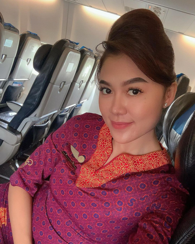 Pramugari Vira Oktavirani