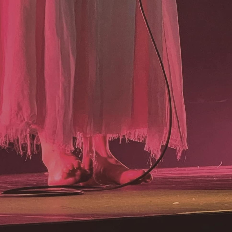 Aurora-Aksnes-Feet-6309596