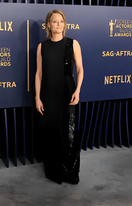 https://i.postimg.cc/wxn1zDmQ/jodie-foster-at-30th-annual-screen-actors-guild-awards-in-los-angeles-02-24-2024-4.webp