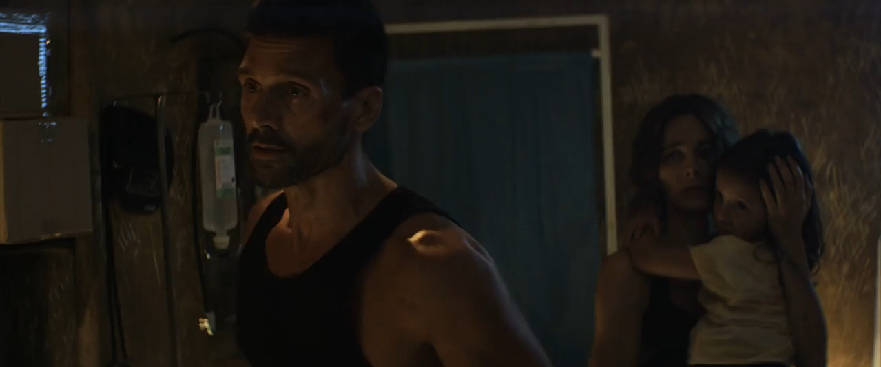 Beyond Skyline 2017 BluRay [Hindi + Tamil + Telugu + English] 480p 720p ESub Screenshot
