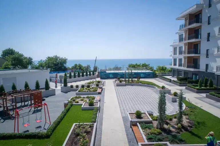 ЖК Marinist Residence — благоустроенная территория комплекса