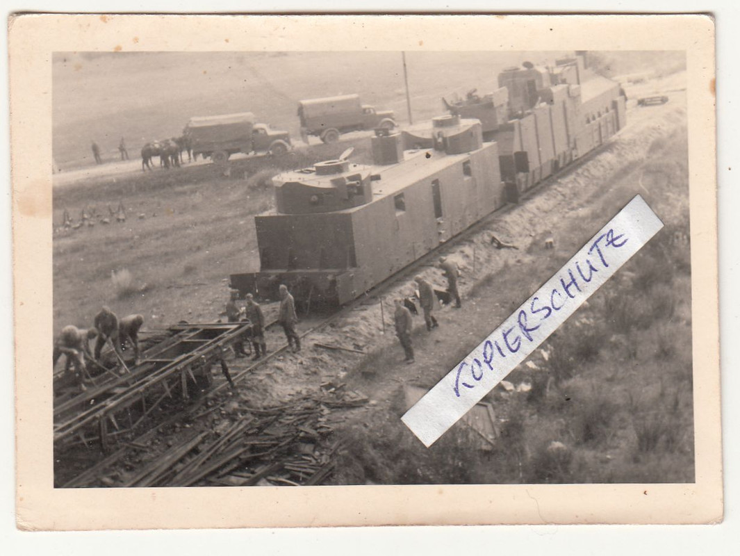 Foto Panzerzug Soldaten Geschützturm LKW Technik 2 Wk