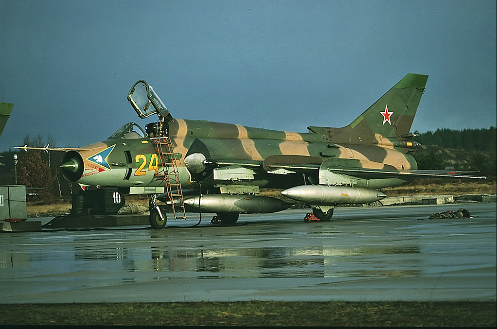 20 GvAPIB Su-17M4 24 yellow_14816 (11)с
