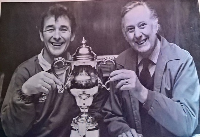 [Image: Brian-Clough-n-Peter-Taylor-with-the-Ang...n-1976.jpg]