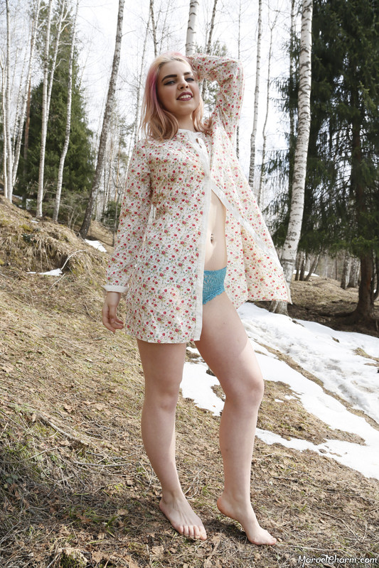 MarvelCharm_Rebecca-Outdoor-Peeks-027