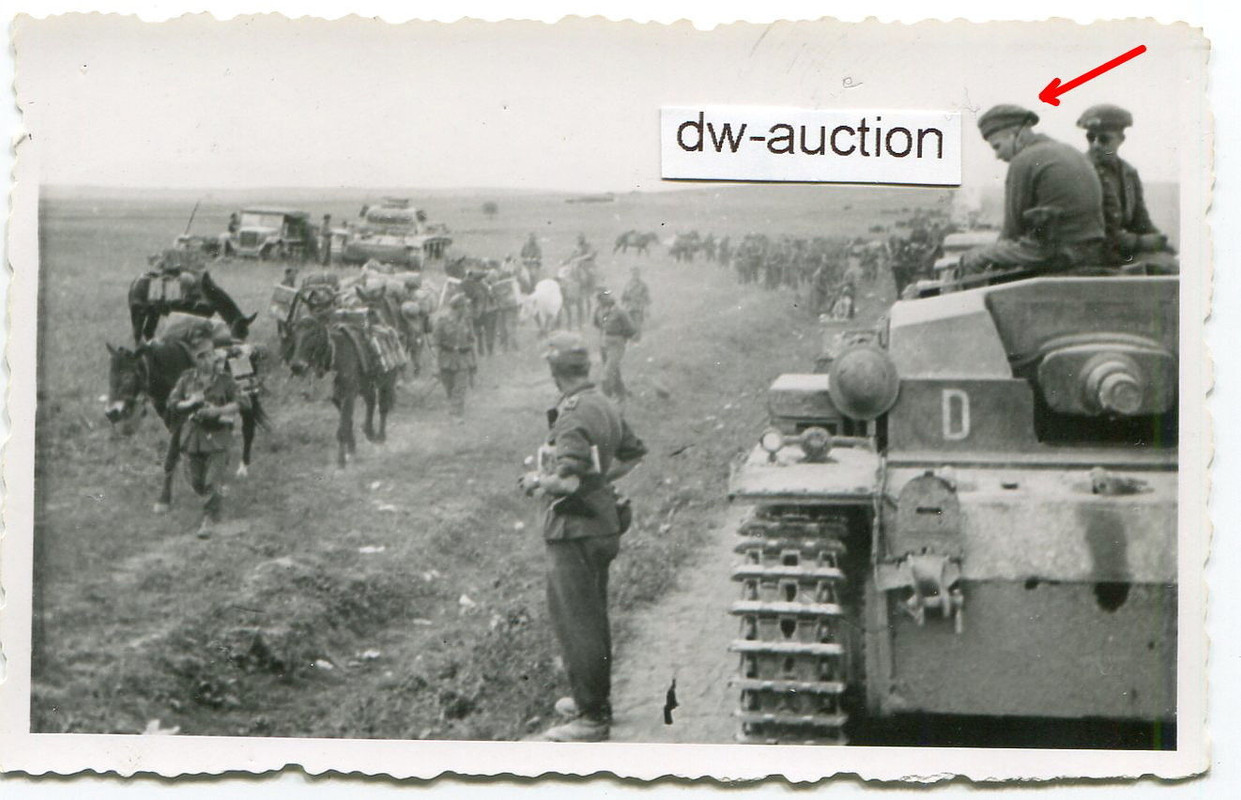 Sturmgeschütz Kommandant mit Barett in Rußland