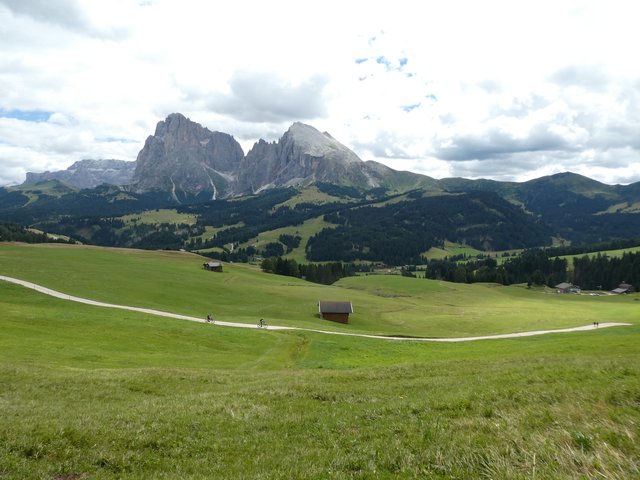 DÍA 6 – Alpe di Siusi / Lago di Carezza - Dolomitas y noreste de Italia en verano de 2025 (En construcción) (7)