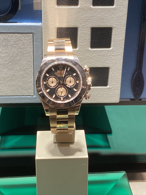 D956A173-E43E-4F4D-A016-C3304F8C8994