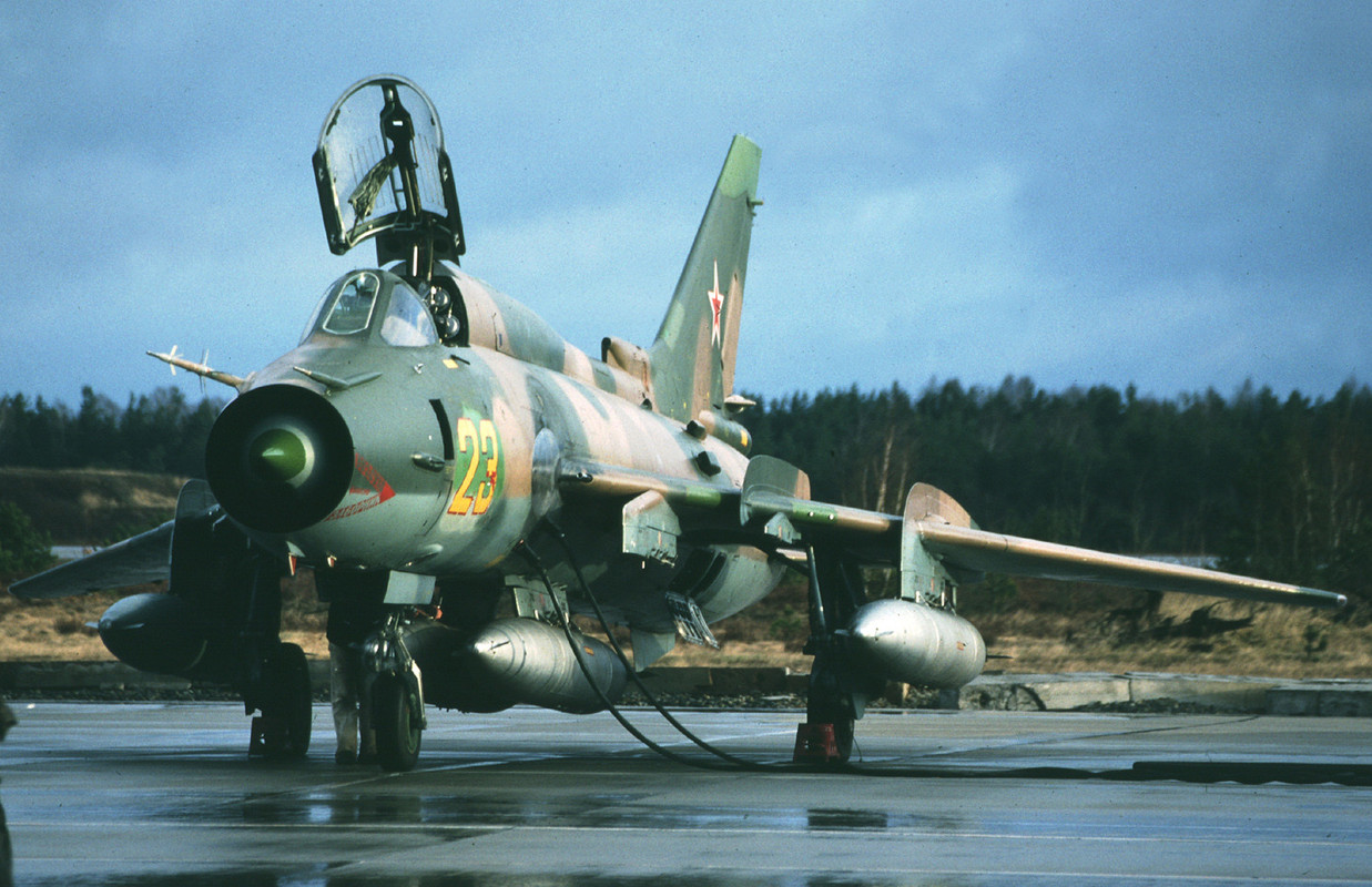 20 GvAPIB Su-17M4 23 yellow_16513 (5)