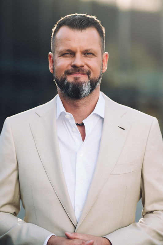 Jakub B. Bączek - prelegent główny konferencji Wielka Wizja Online