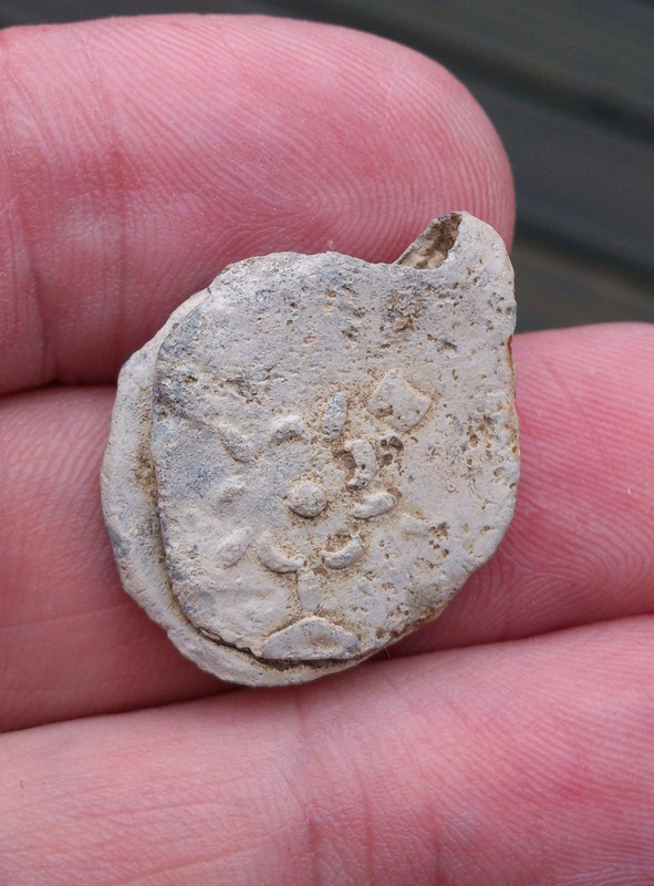 Lead bale seal obverse 12102013