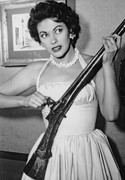 Yvonne-De-Carlo-c33