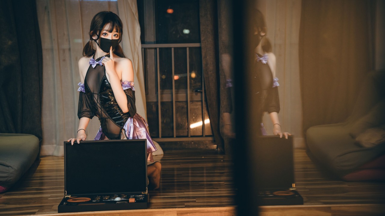 茶籽ccz COS《叛逆の魅魔》写真，隐若现的身体曲线插图1