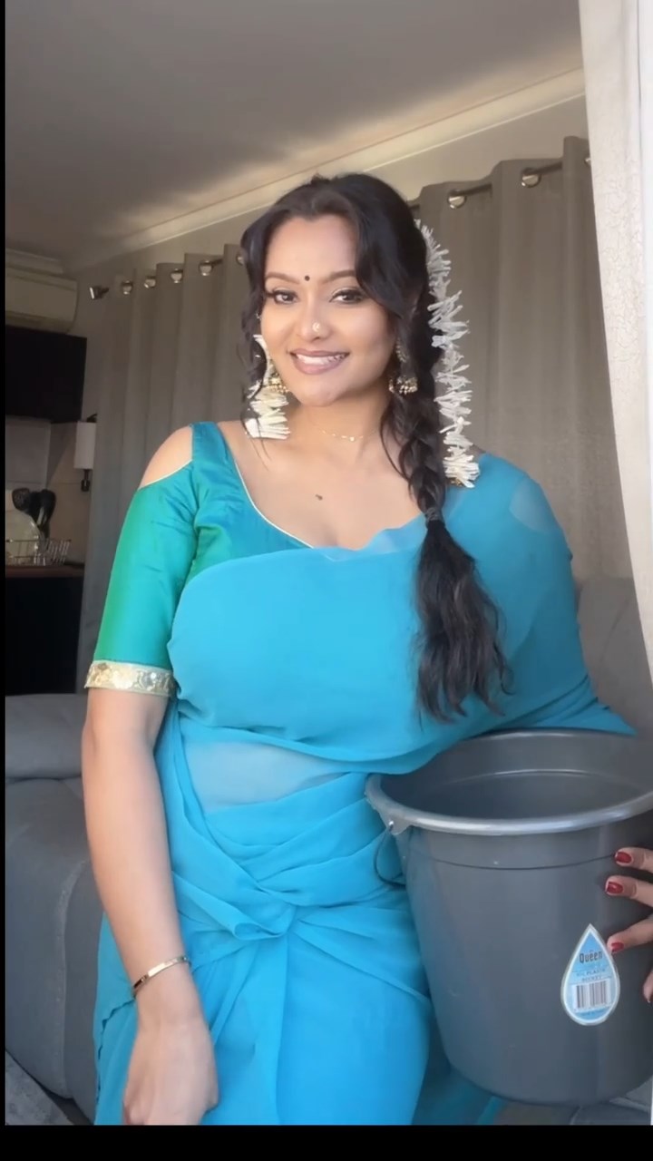 busty aunty huge boobs in blue saree mp4 snapshot 00 25 389 — Postimages