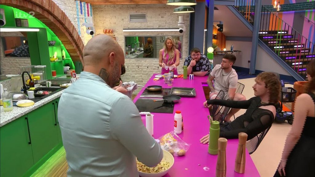 [Image: 2lic57vbkbj0.jpg]