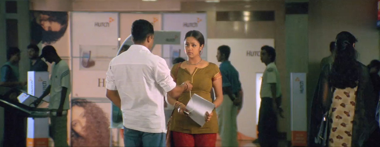 Kaakha Kaakha 2003 WebRip [Tamil] 480p, 720p ESub Screenshot